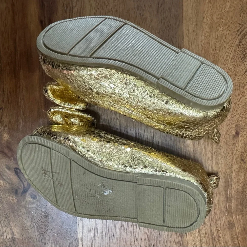 Old Navy Girls Gold Glitter Bow Dress Shoes Size 5 Sparkly Party Flats